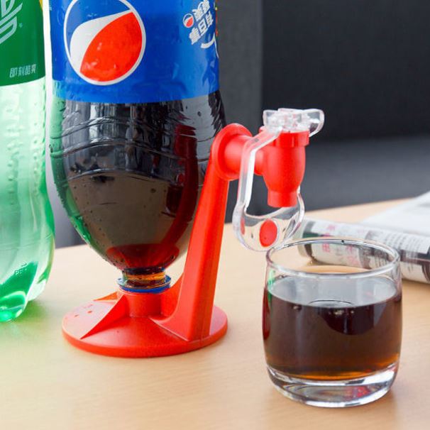 Distributeur de Boisson Bouteille Retournée – Verseur Soda Eau Automatique - rangement et préparation culinaire