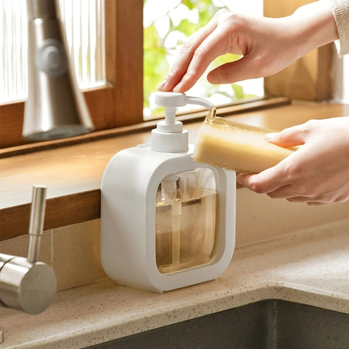 Distributeur savon mousse design carré économique